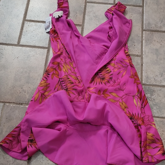 π€SOLDπ€Sachin & Babi Abigail Off-The-Shoulder Leaf Print Satin Twill Wrap Dress - Picture 6 of 13